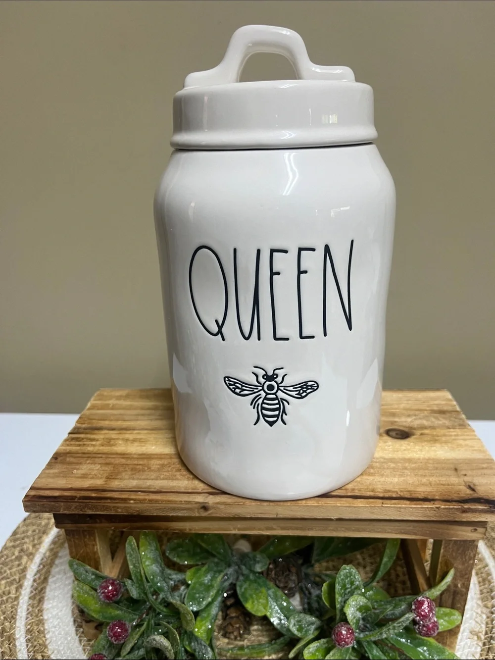 Rae Dunn “Queen Bee” Ceramic Canister w/Lid in good condition